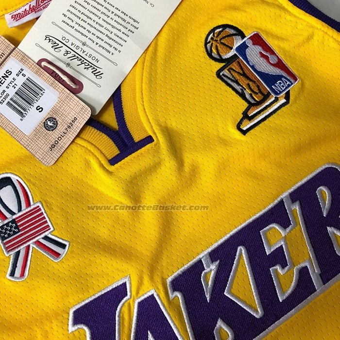 Maglia Los Angeles Lakers Kobe Bryant NO 8 Mitchell & Ness 2001-02 Giallo